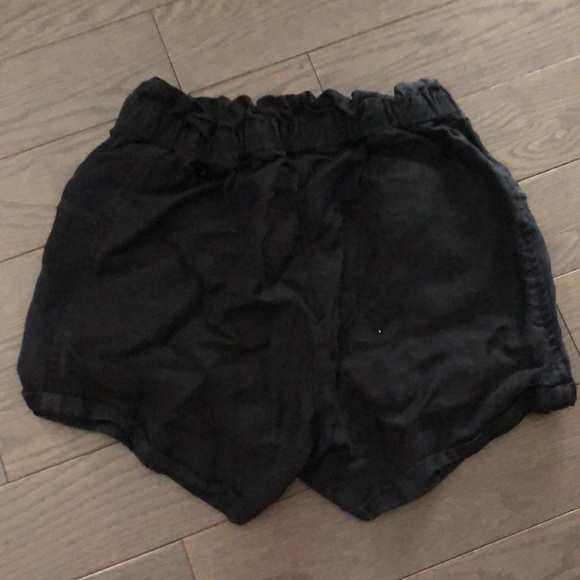 Wilfred size Zero paper bag shorts - Picture 2 of 2